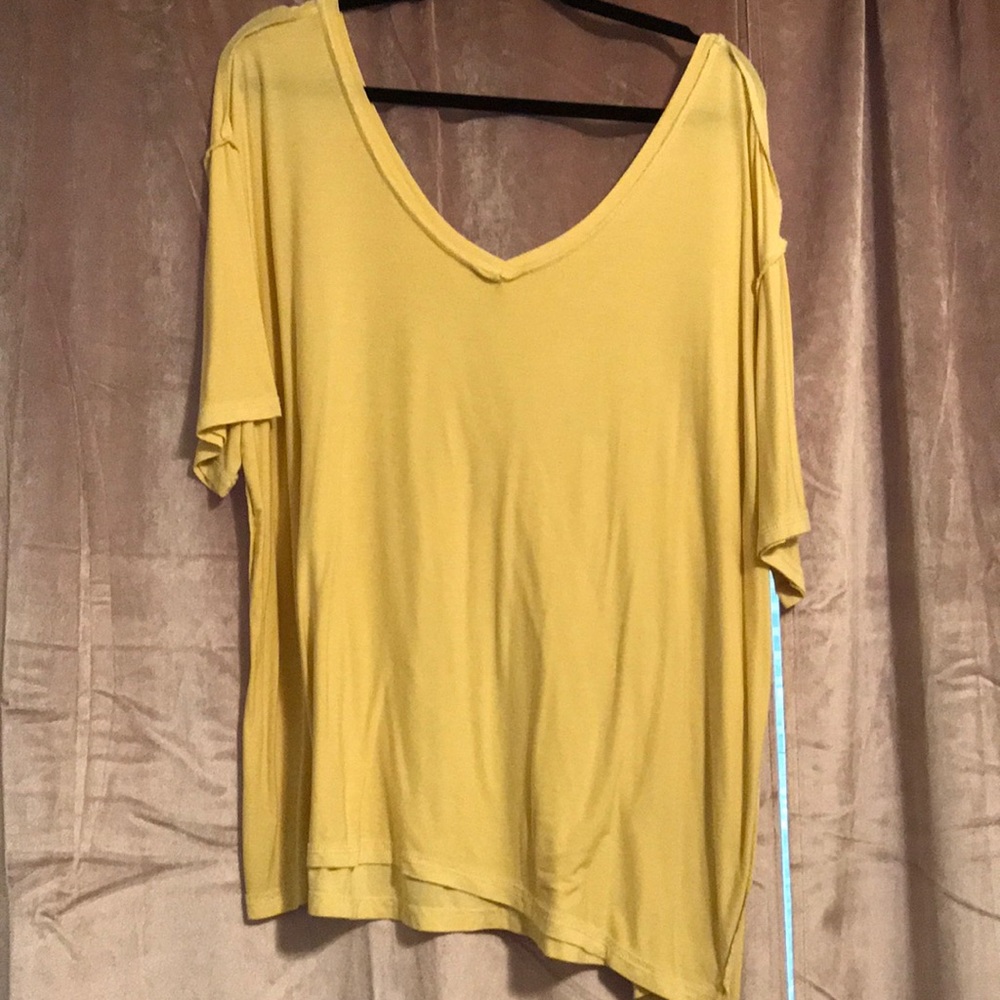 Piko v-neck/v-back top